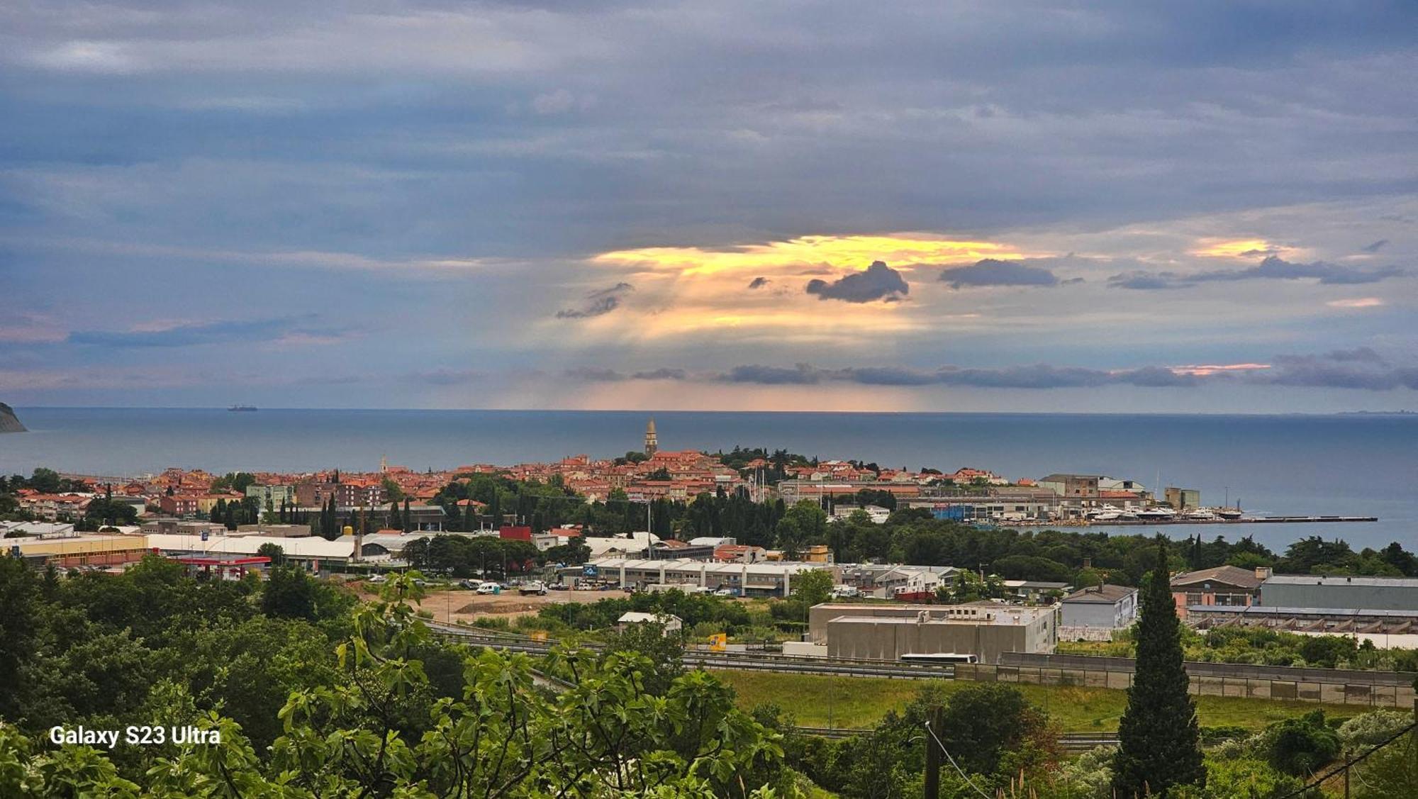 Apartma Lili Izola Buitenkant foto